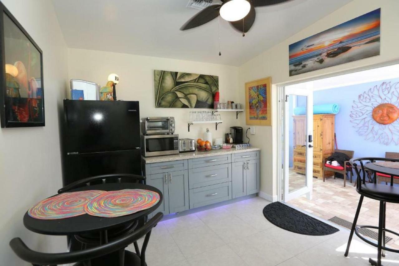 Fantasy Island Inn, Caters To Men Wilton Manors Exterior photo